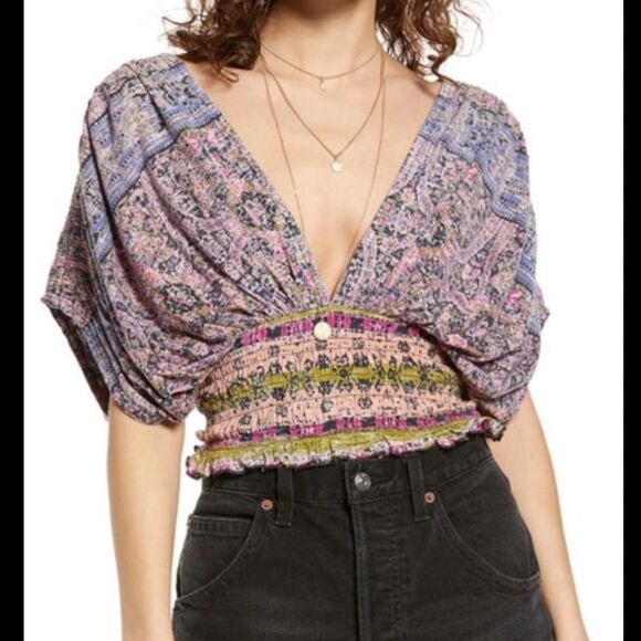 Free People Smocked Elastic V neck Blouse in Peach Combo XS - Picture 1 of 7